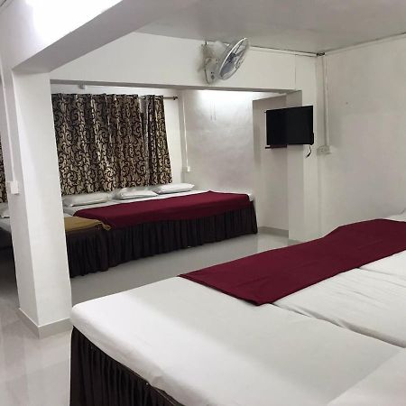 Hotel Priti International Мапуса Екстер'єр фото
