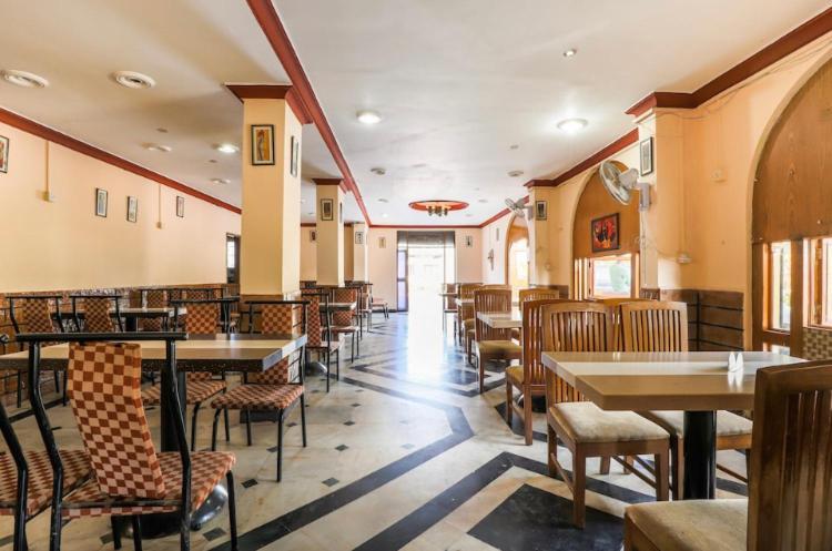 Hotel Priti International Мапуса Екстер'єр фото